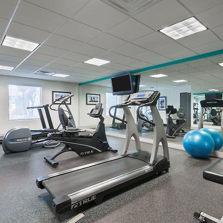 Holiday Inn Express Hotel & Suites Bentonville By Ihg Bagian luar foto