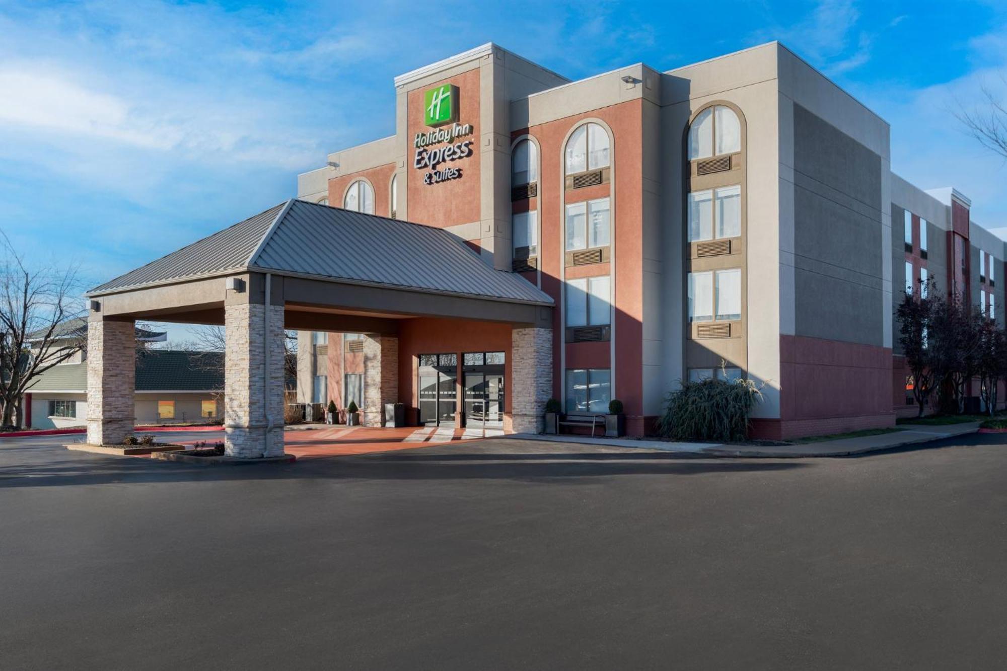 Holiday Inn Express Hotel & Suites Bentonville By Ihg Bagian luar foto