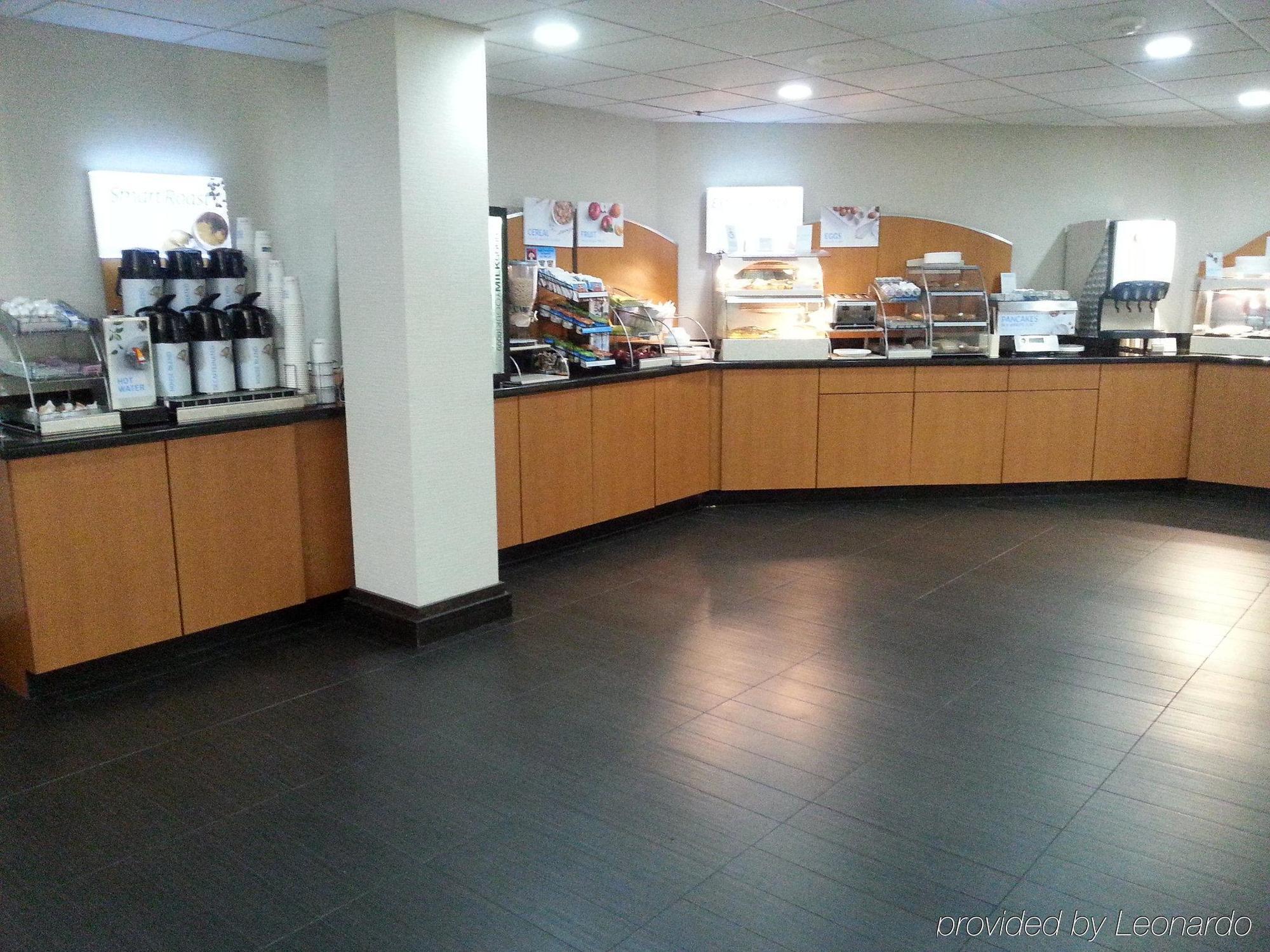Holiday Inn Express Hotel & Suites Bentonville By Ihg Bagian luar foto