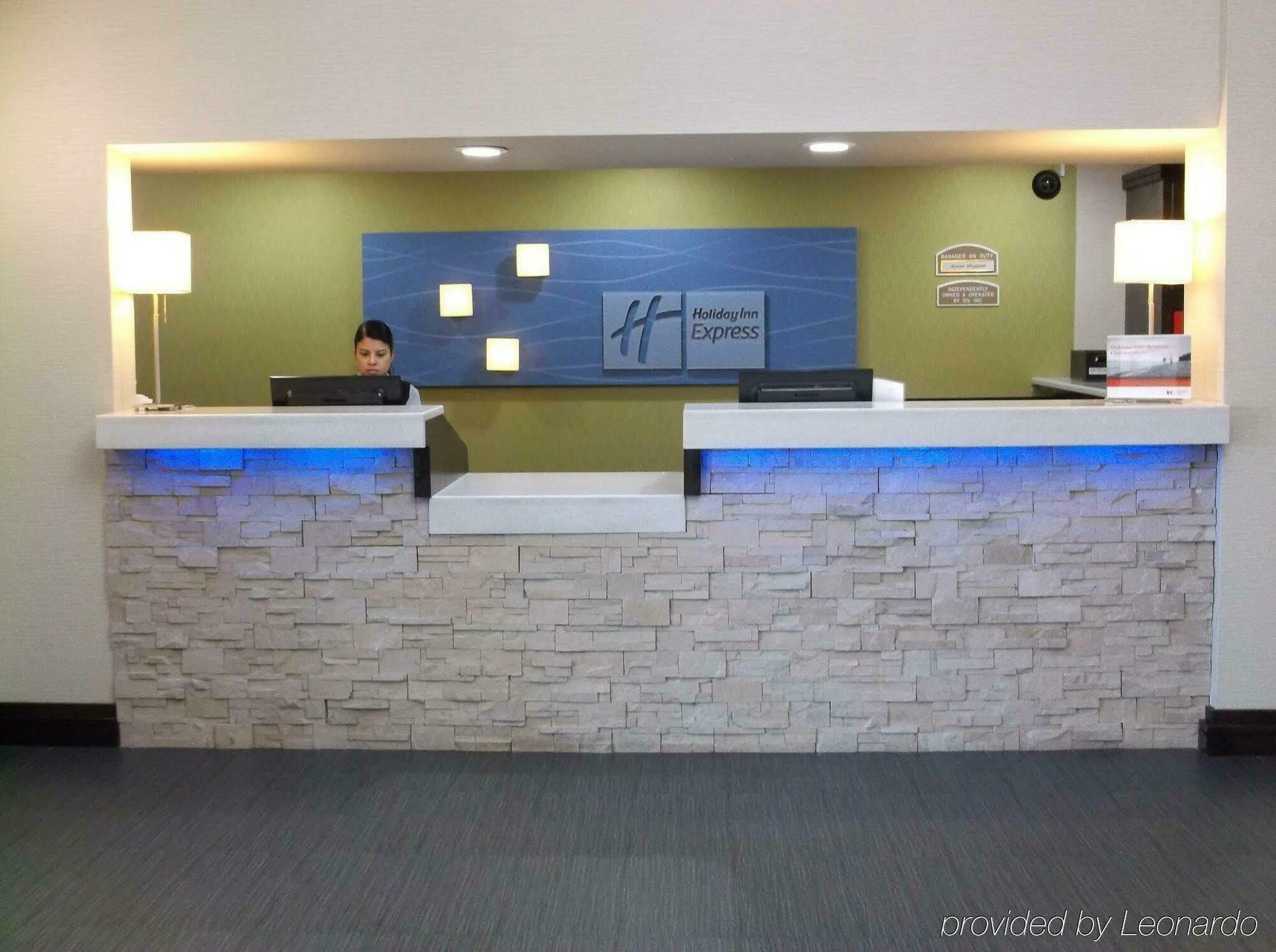 Holiday Inn Express Hotel & Suites Bentonville By Ihg Bagian luar foto