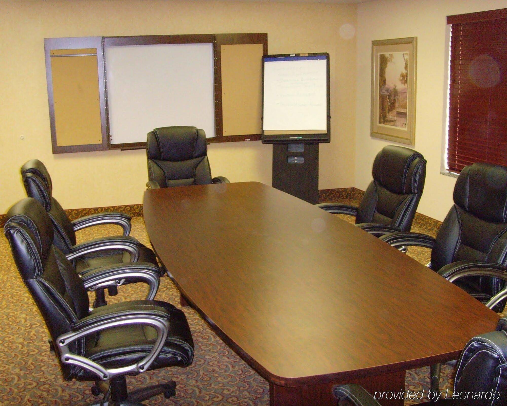 Holiday Inn Express Hotel & Suites Bentonville By Ihg Bagian luar foto